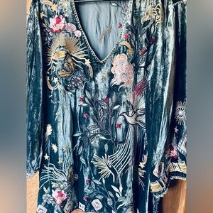 Johnny Was Blue Slate Grey Velvet Embroidered V‑Neck Tunic